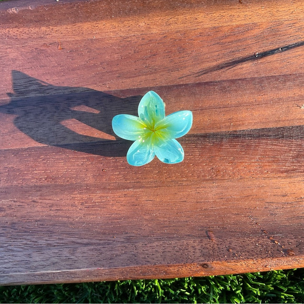 Blue mini flower hairclip